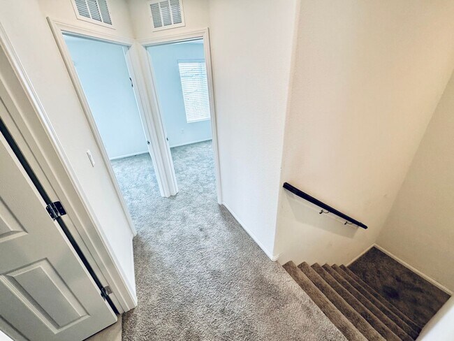 Building Photo - AMAZING, CORNER LOT, UPGRADED TOWNHOME IN "HENDERSON!!"  NEXT DOOR TO COMMUNITY DOG PARK!!