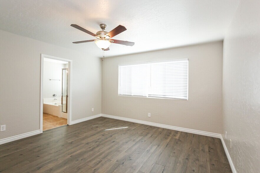 Building Photo - 7113 Mercurio Ave