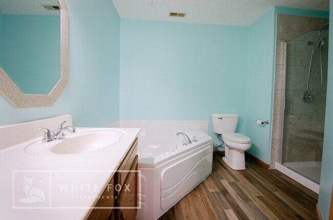 Building Photo - 5990 Fox Trace Ct