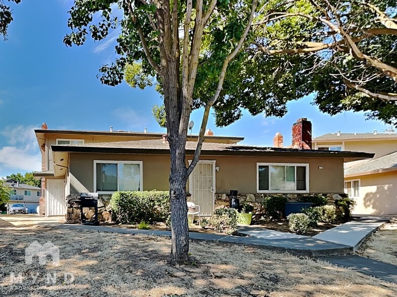 Primary Photo - 4137 Apostolo Cir