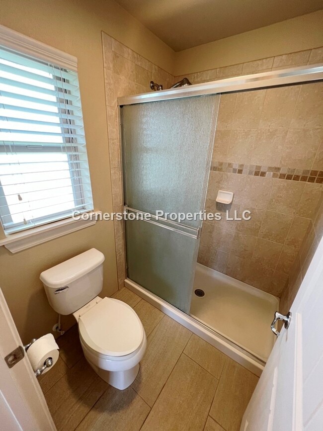 Building Photo - 92-637-637 Welo St