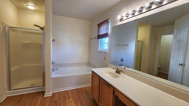 Building Photo - 1828 Somersby Ln