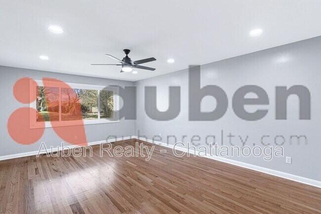 Building Photo - 4430 Lilac Ln