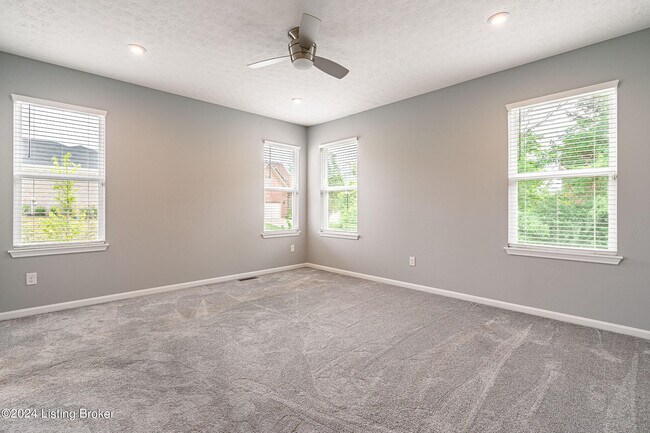 Building Photo - 10536 Vista View Dr