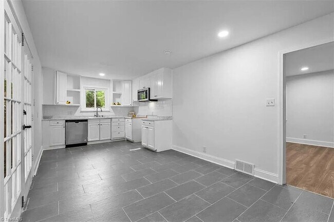 Building Photo - Earn Wealth While Leasing - Like a Homeowner - Lease to Own