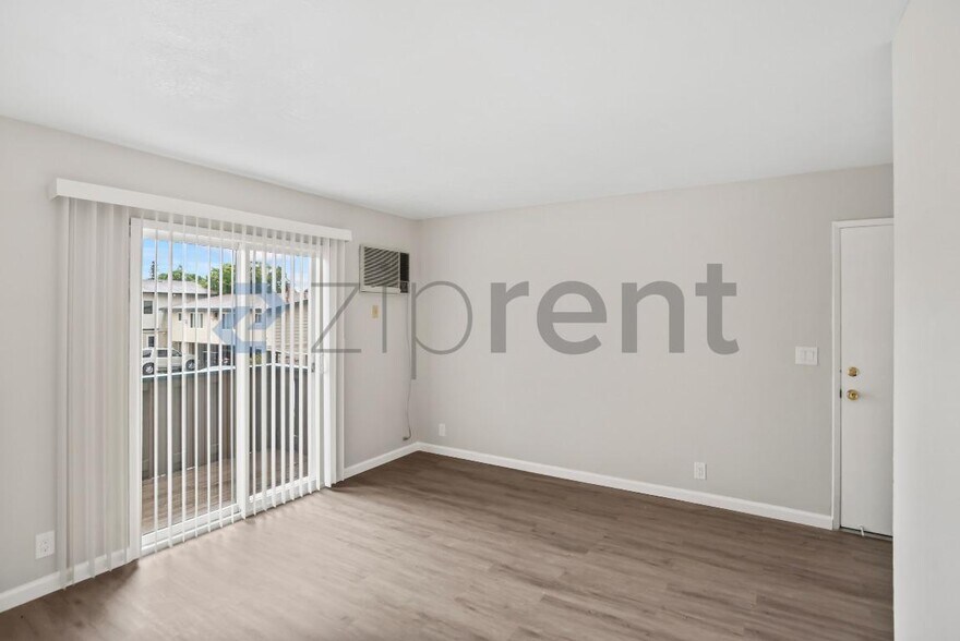 Building Photo - Unit 109