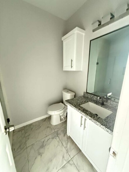 Building Photo - 5808 Northwestern Ave