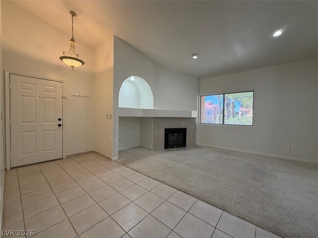 Building Photo - 900 Heavenly Hill Ct