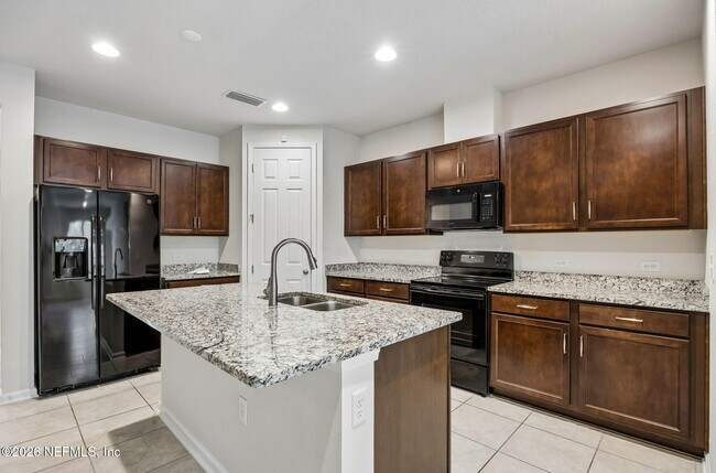 Building Photo - 3061 Alpin Dr