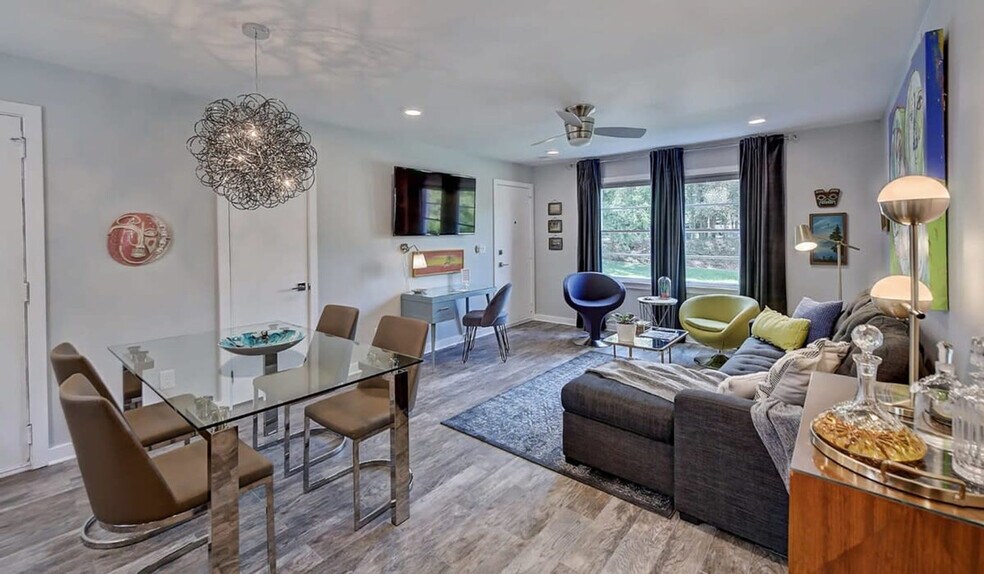 Primary Photo - 510 Queens Rd