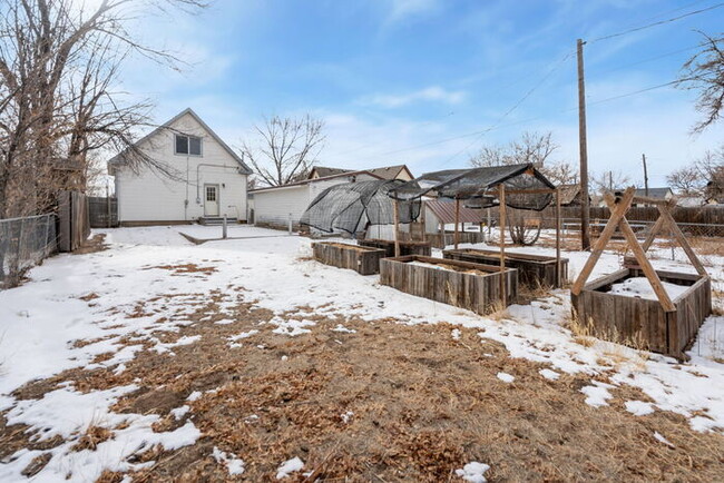 Building Photo - 3 bedroom in Greeley with garage for under