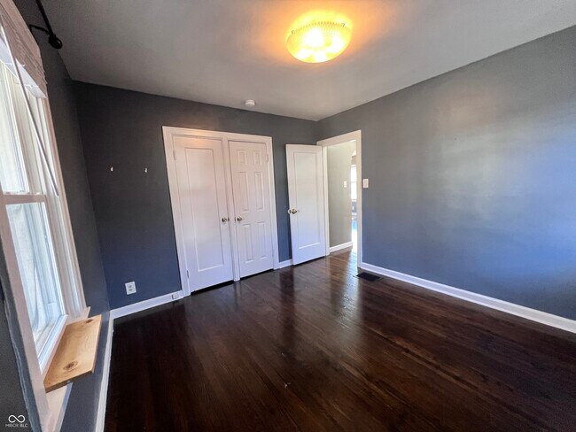 Building Photo - 1524 E 46th St