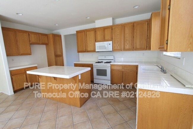 Building Photo - 40269 Miklich Dr