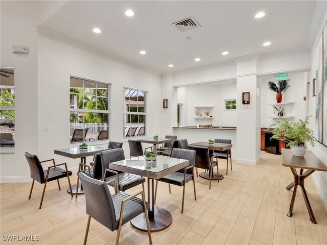 Building Photo - 400 Flagship Dr