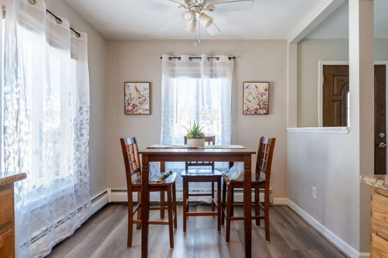 Building Photo - 6365 Saline Dr