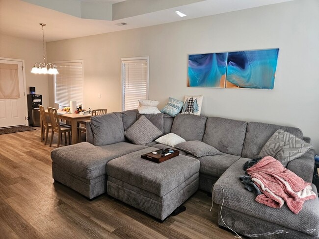 Building Photo - Beautiful 3 bedroom 2 bath unfurnished home in Hampstead