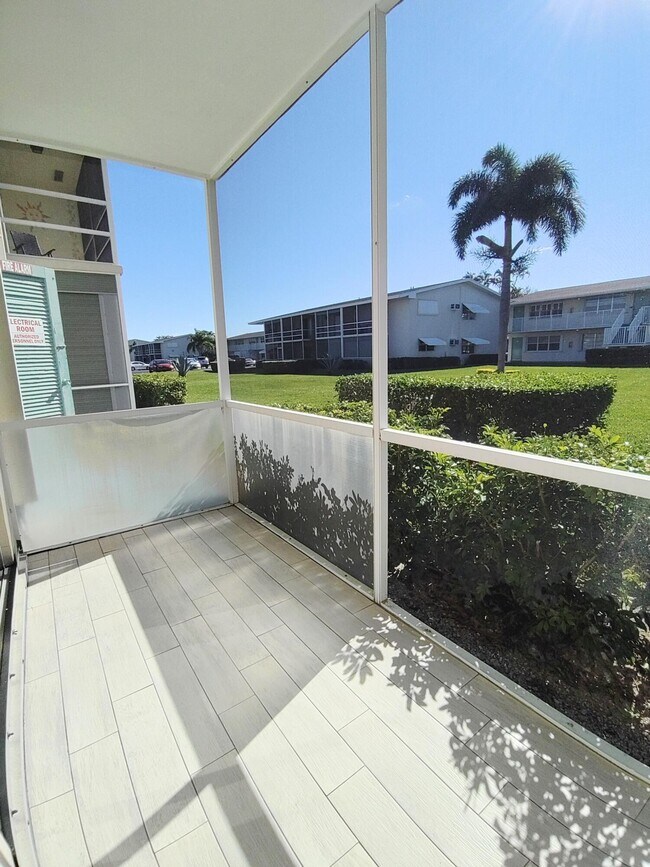 Building Photo - 740 Horizon W