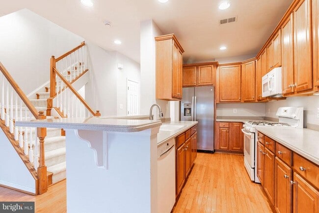 Building Photo - 21927 Windy Oaks Square