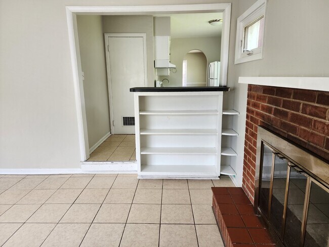 Building Photo - Charming 3 Bedroom Home in Indianapolis with Spacious Layout and Convenient Location!