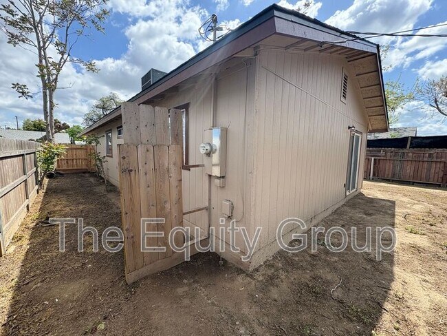 Building Photo - 514 N Summers St