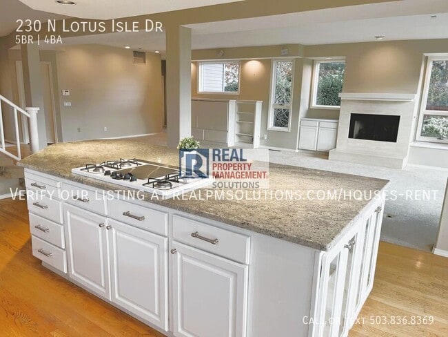 Building Photo - 230 N Lotus Isle Dr