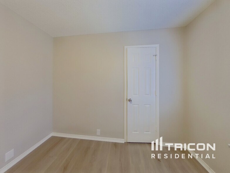 Building Photo - 1310 Cloyne Dr