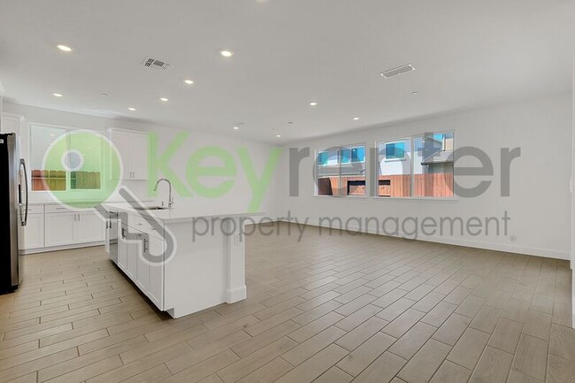 Building Photo - 4089 Flathead Dr