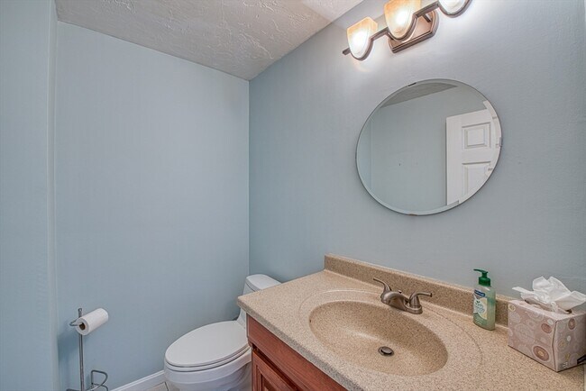 Building Photo - 28 Gaslight Ln