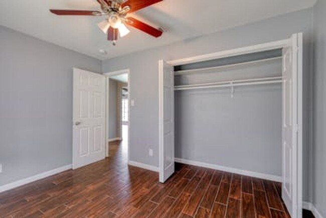 Building Photo - QUAIL CREEK WEST HOME