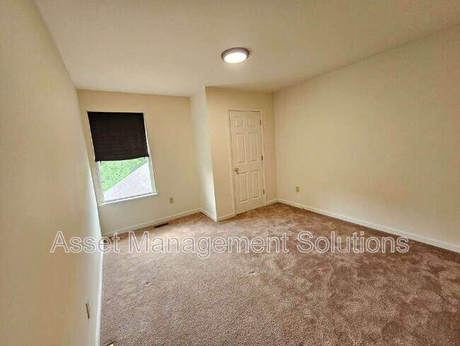 Building Photo - 119 Carlton Point Dr