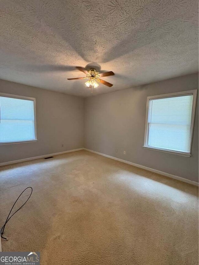 Building Photo - 1905 Karen Cir