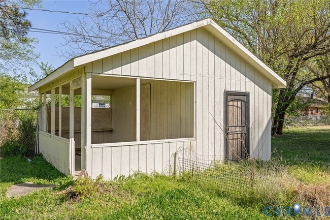 Building Photo - 107 S 9th Ave