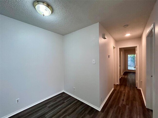 Building Photo - 9212 Kempler Dr
