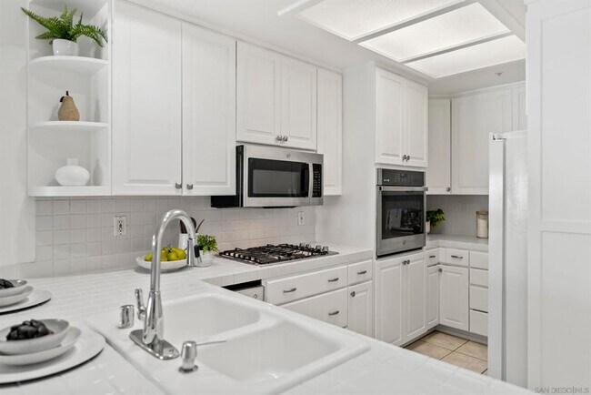 Building Photo - 1362 Seacoast Dr
