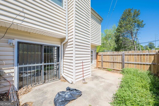 Building Photo - 2016 Oak Park Ln