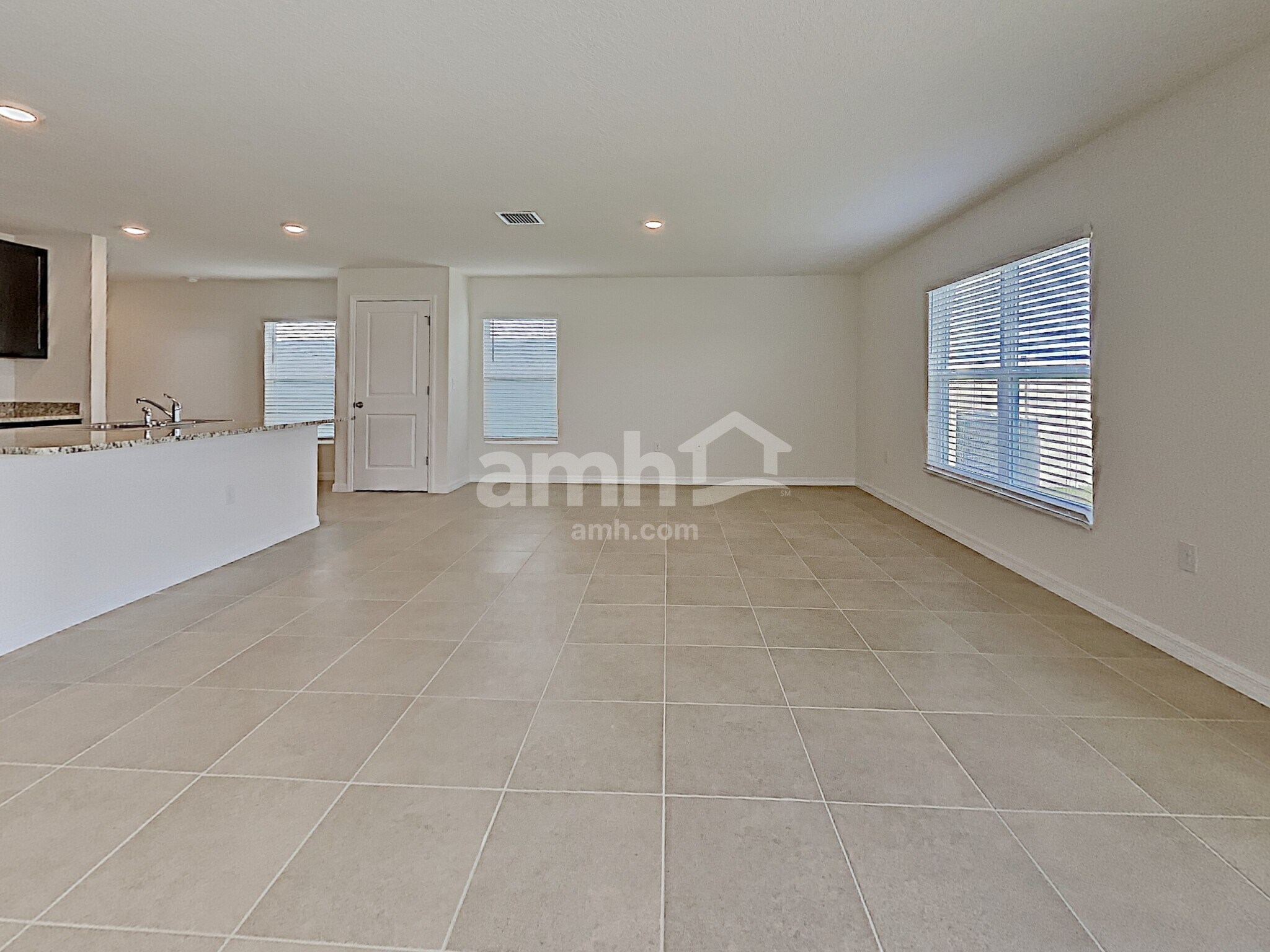 Building Photo - 10316 Flathead Dr