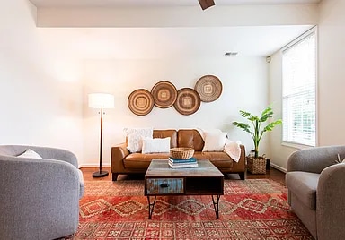 Building Photo - 532 E Saint Catherine St