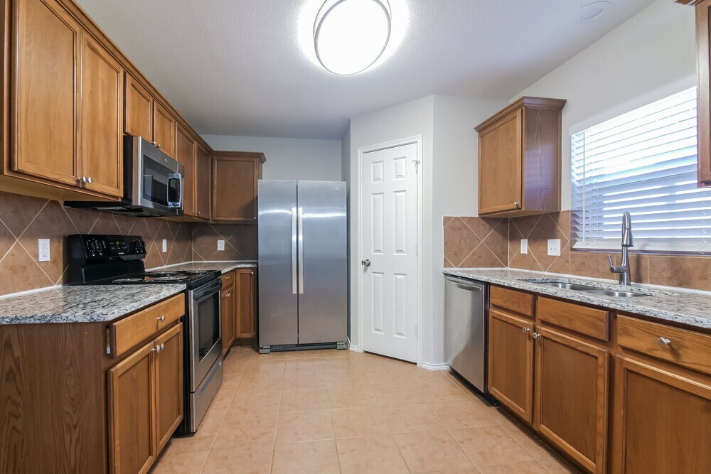 Building Photo - 1006 Zachary Dr