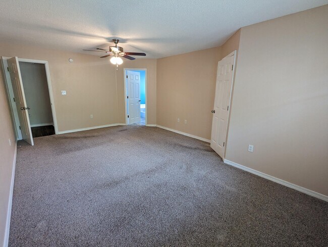 Building Photo - 9768 Parker Lake Cir