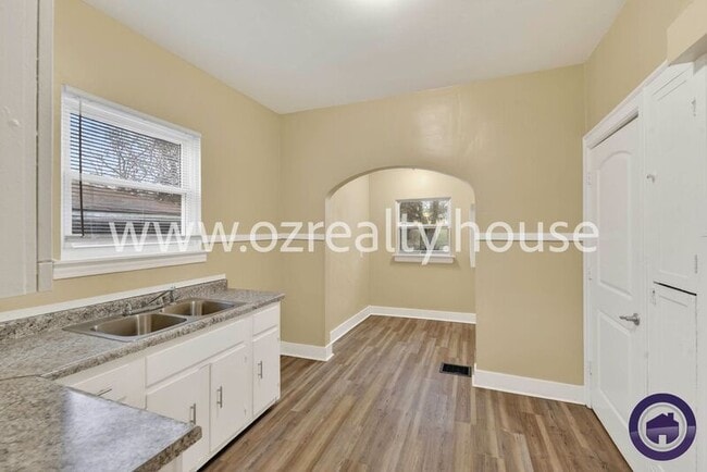 Building Photo - 1766 Milburn Ave