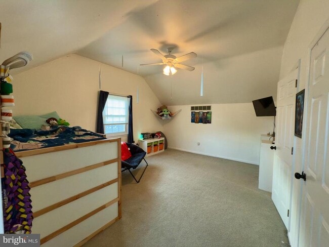 Building Photo - 211 Eagle View Ln