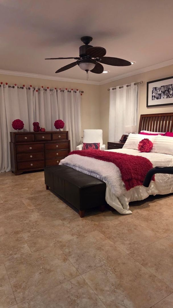 Building Photo - 4705 Holly Dr