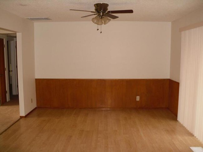 Building Photo - 5448 Highview Ln