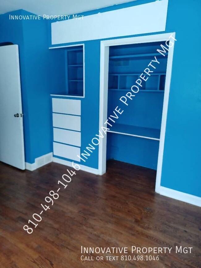 Building Photo - 2213 Savoy Ave