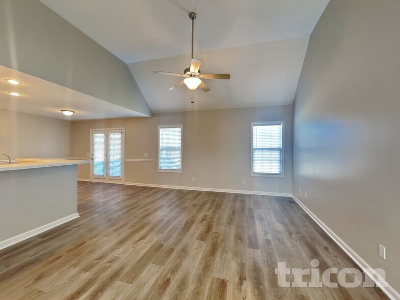 Building Photo - 505 Arabian Ln