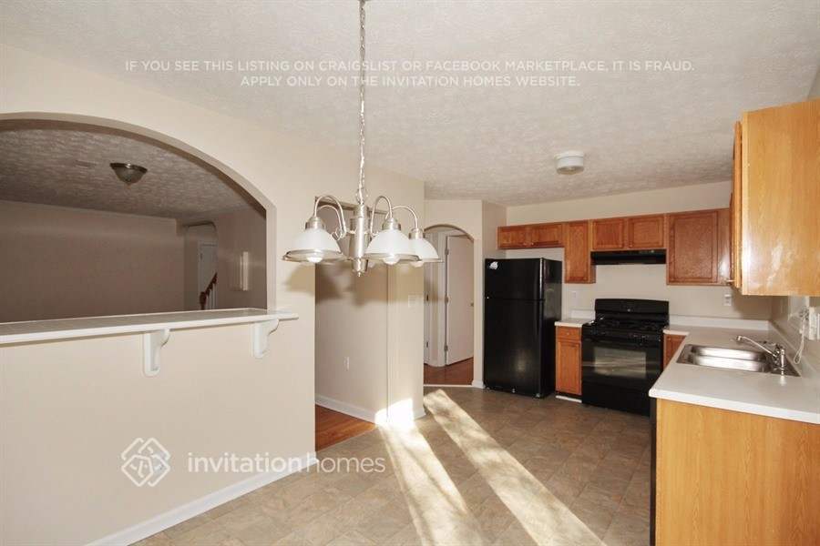 Building Photo - 2314 Kissing Tree Ln SE