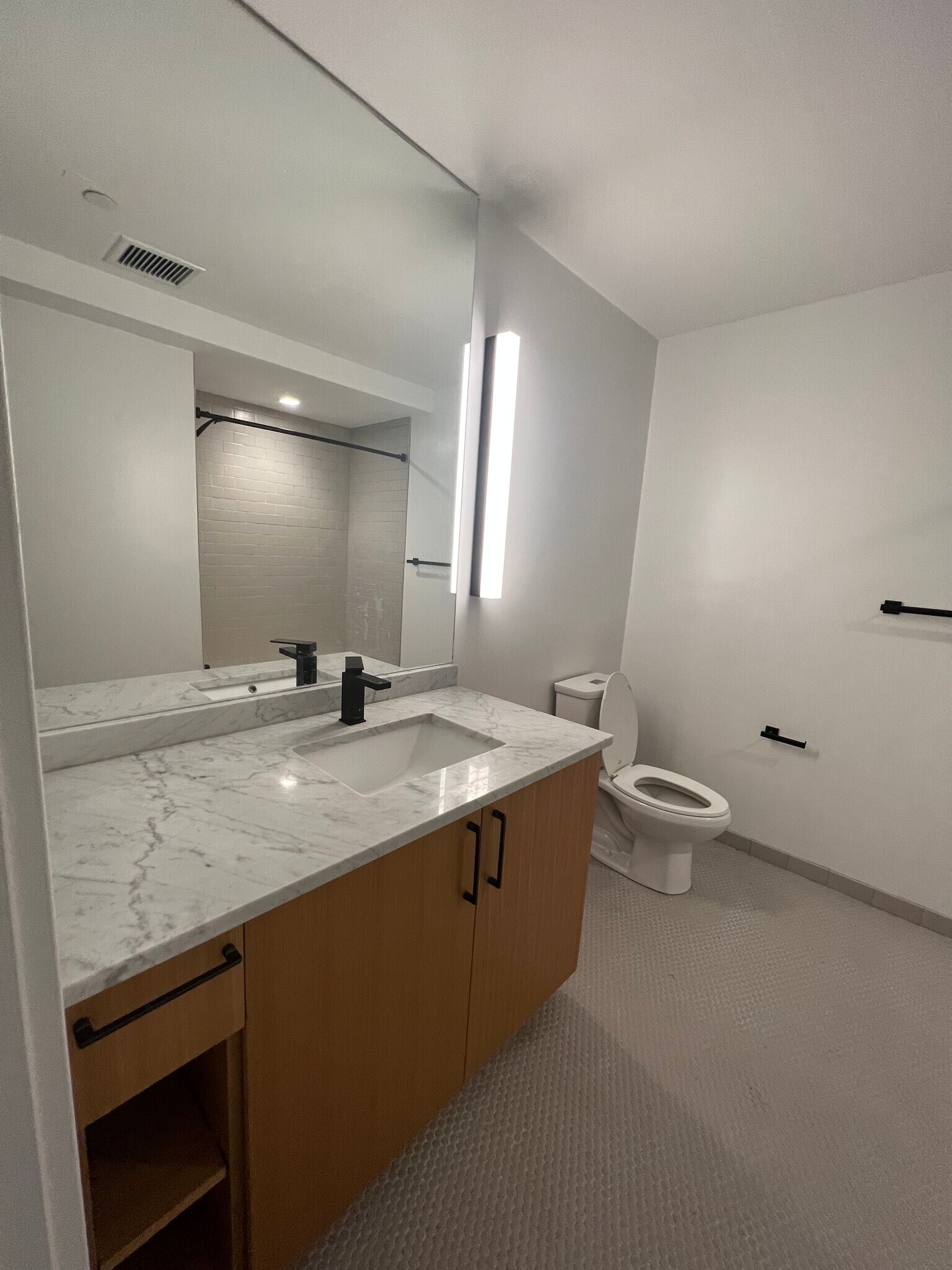 Building Photo - 83 Gardner St