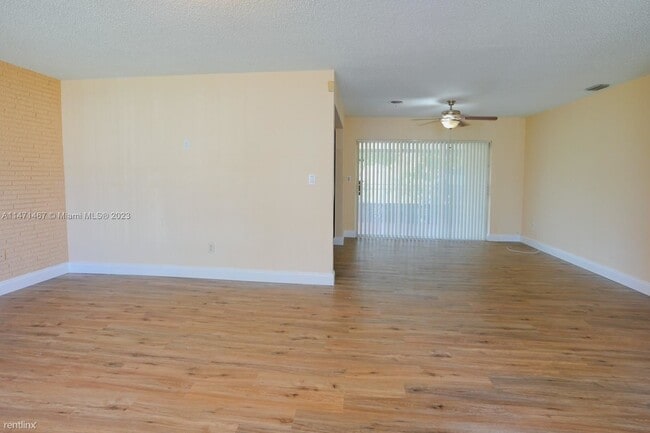 Building Photo - 3 br, 2 bath House - 135 NW 208th Street 135