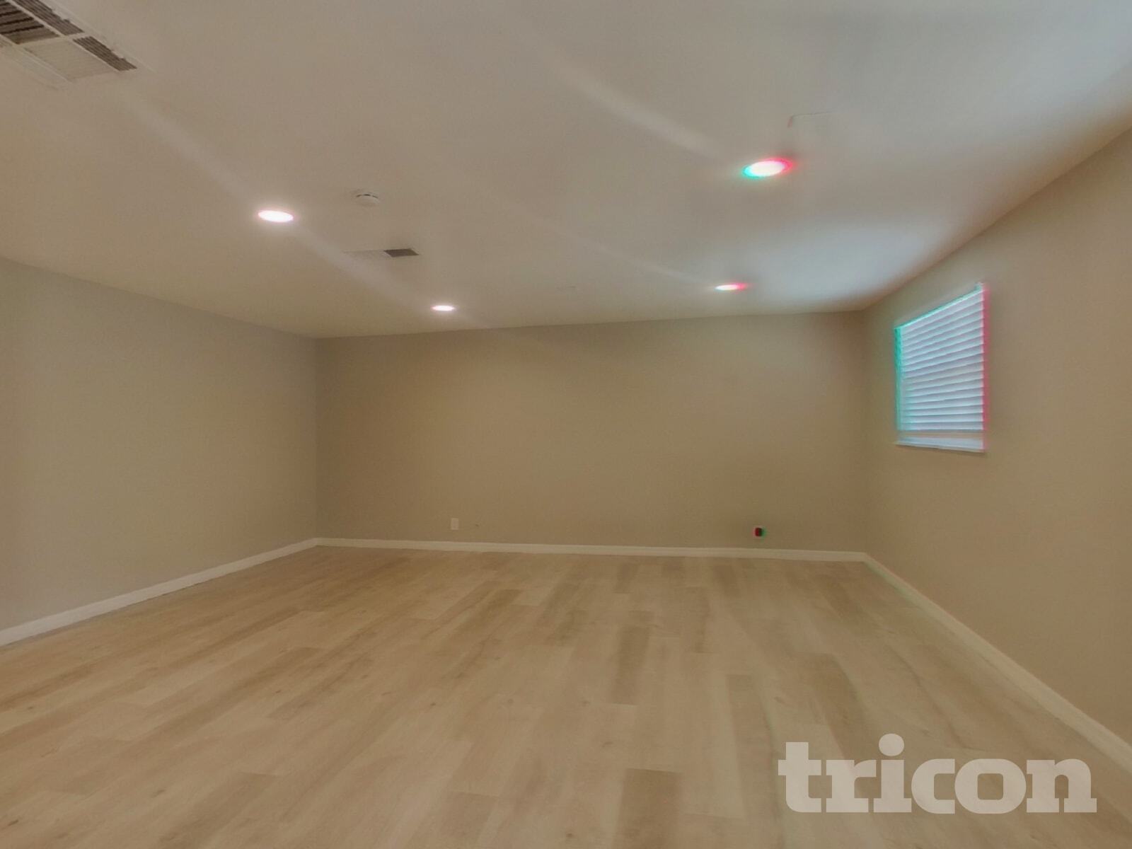 Building Photo - 1124 Jadewood Ave