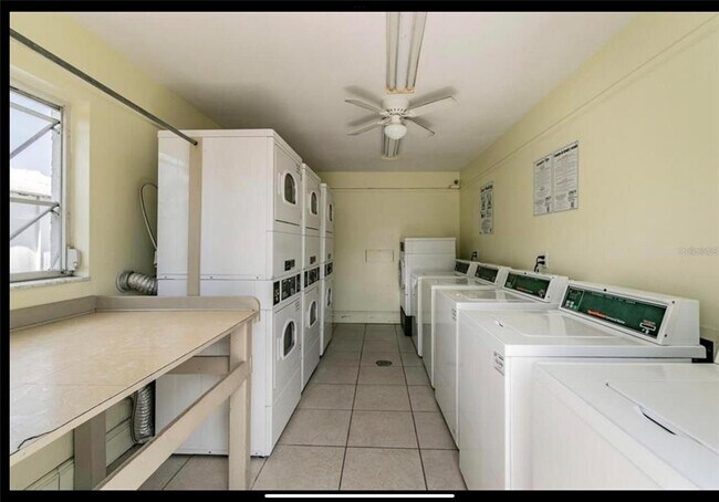 Building Photo - 239 S McMullen Booth Rd
